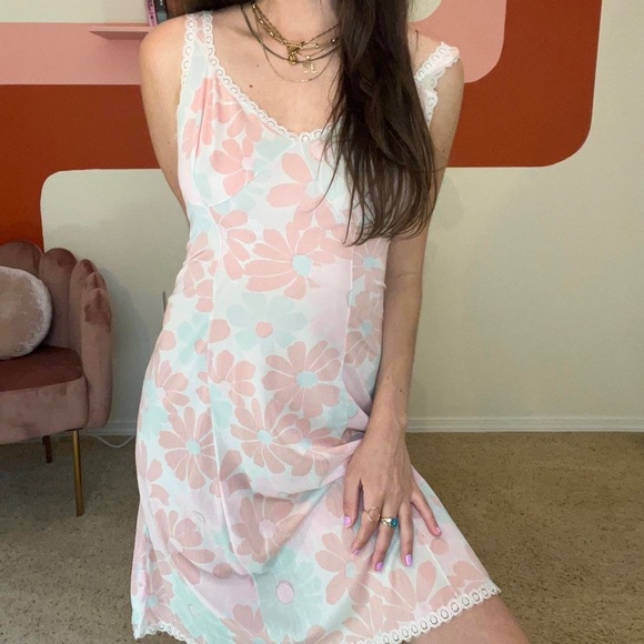 60’s European groovy flower slip dress 🌸 - Picture 1 of 2